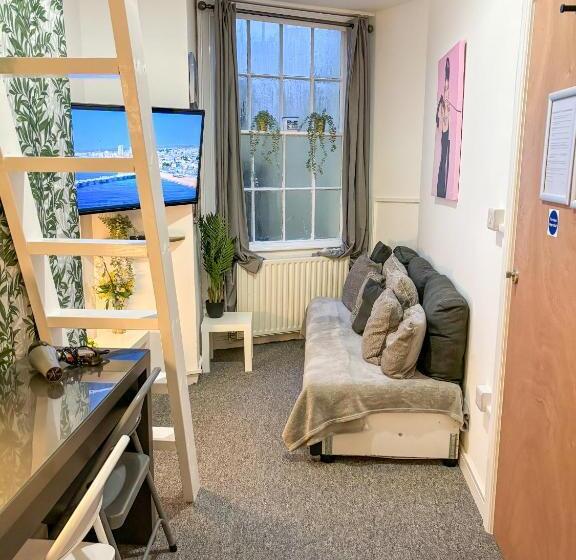 X Hotel Brunswick Square