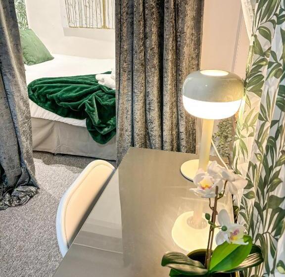 X Hotel Brunswick Square