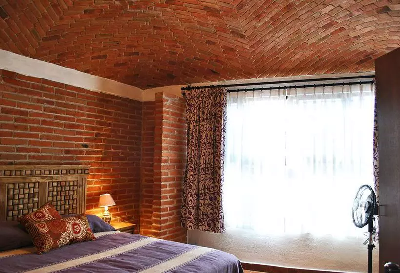 Отель Casa Geranios Tequisquiapan