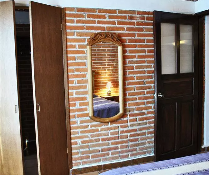 Отель Casa Geranios Tequisquiapan