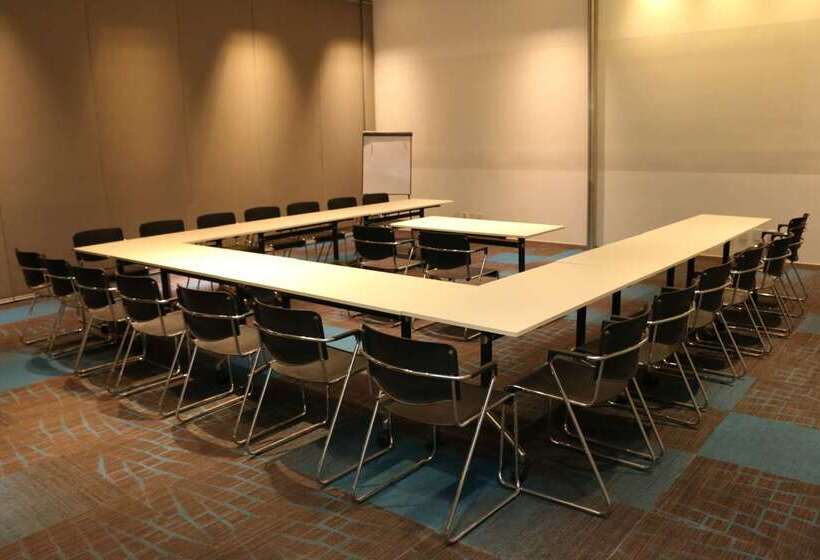 هتل Casa Inn Galerias Celaya