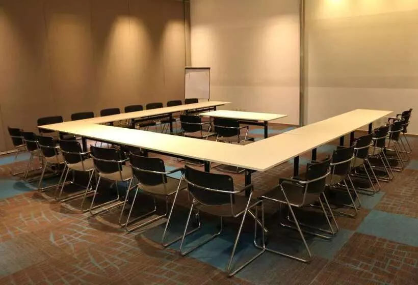 ホテル Casa Inn Galerias Celaya