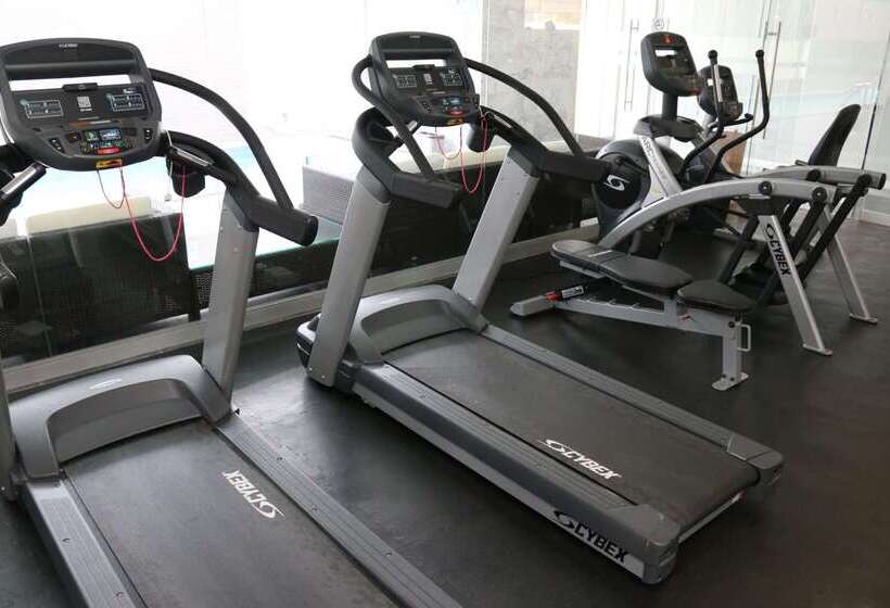 هتل Casa Inn Galerias Celaya