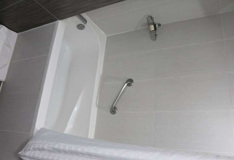 هتل Casa Inn Galerias Celaya