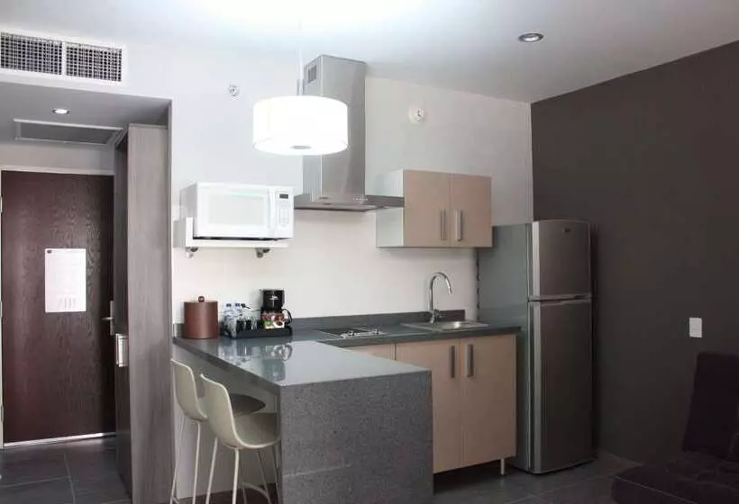 ホテル Casa Inn Galerias Celaya