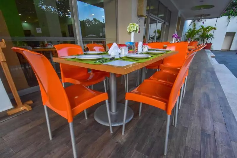 Отель Hb Cordoba