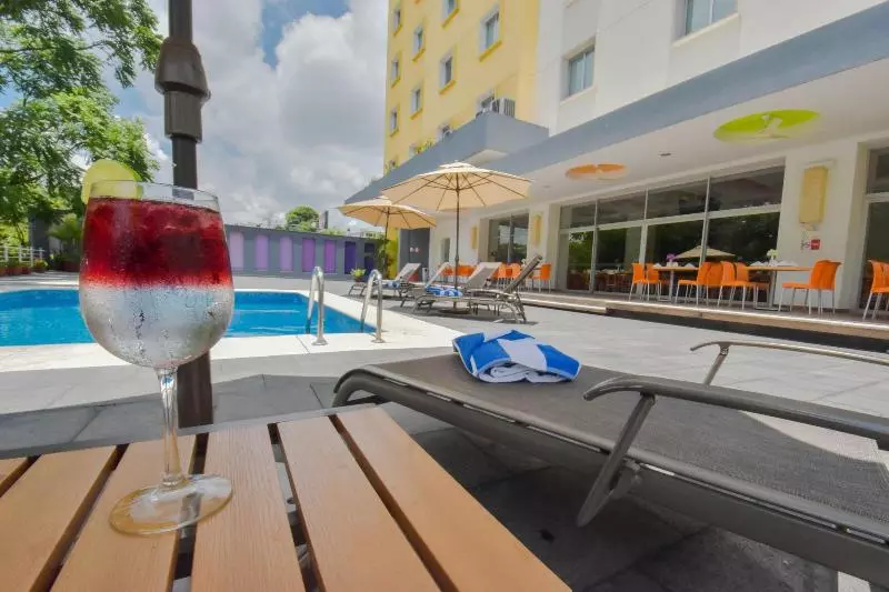 Отель Hb Cordoba