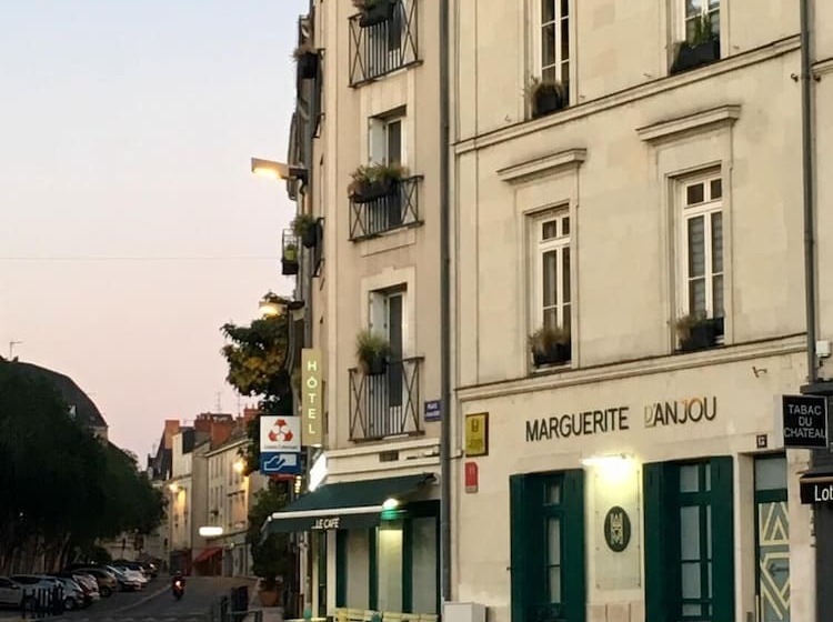 هتل Logis Hôtels Hôtel Marguerite D Anjou Angers Château