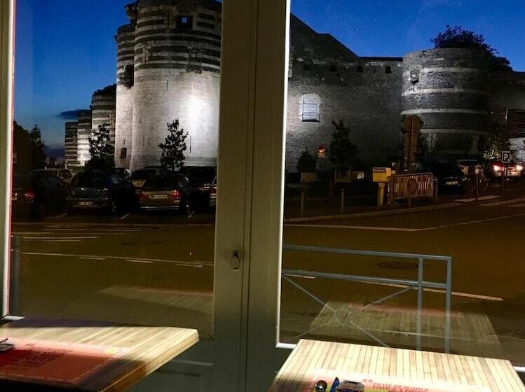 هتل Logis Hôtels Hôtel Marguerite D Anjou Angers Château