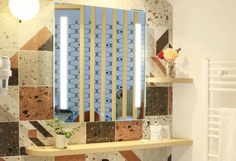 هتل Logis Hôtels Hôtel Marguerite D Anjou Angers Château