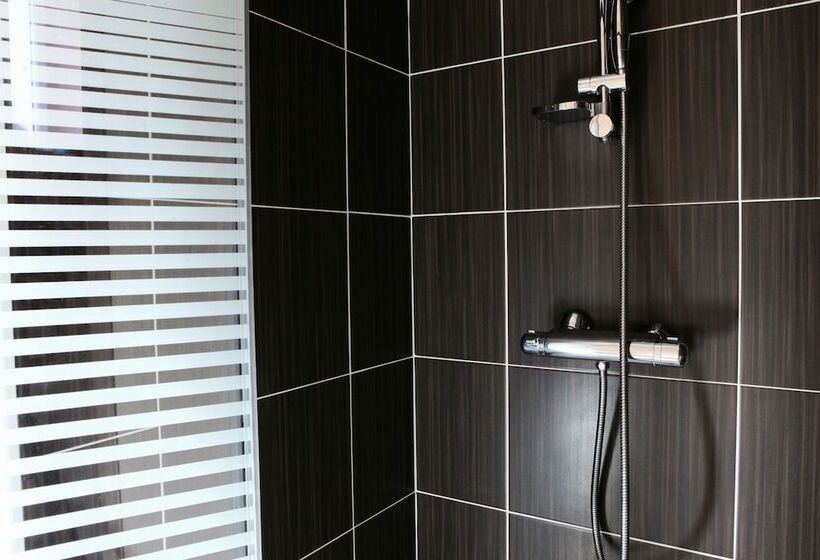 هتل Logis Hôtels Hôtel Marguerite D Anjou Angers Château