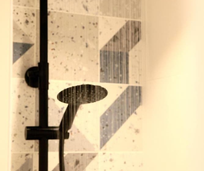 هتل Logis Hôtels Hôtel Marguerite D Anjou Angers Château