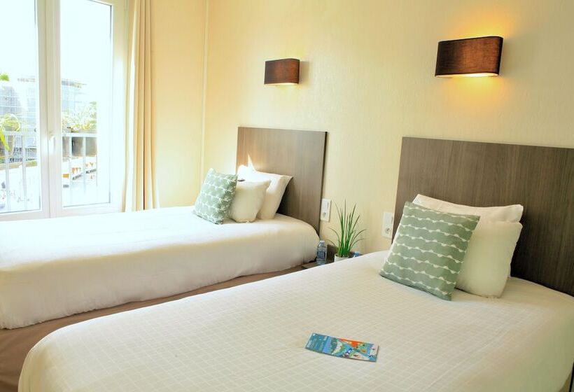 هتل Logis Hôtels Hôtel Marguerite D Anjou Angers Château