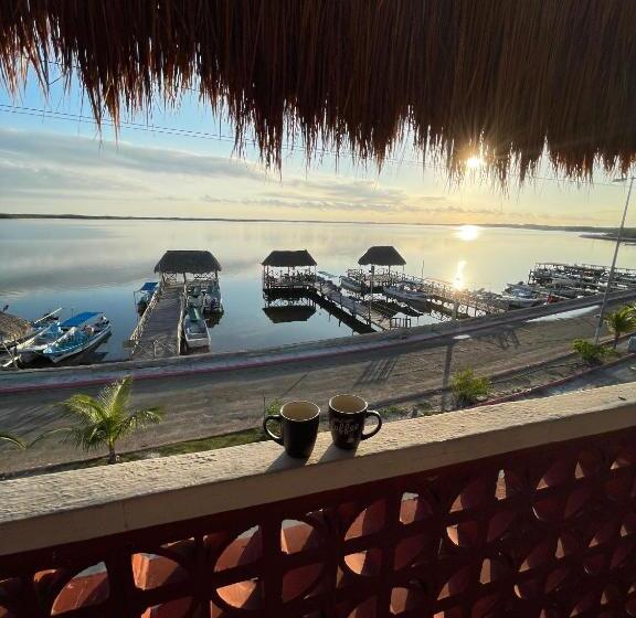 فندق Posada El Perico Marinero