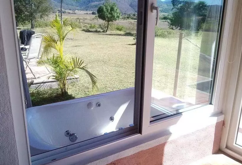 هتل Villa Cantabria