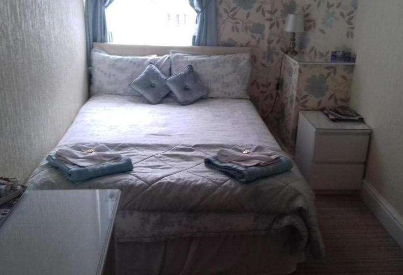 ペンション The Trevelyan