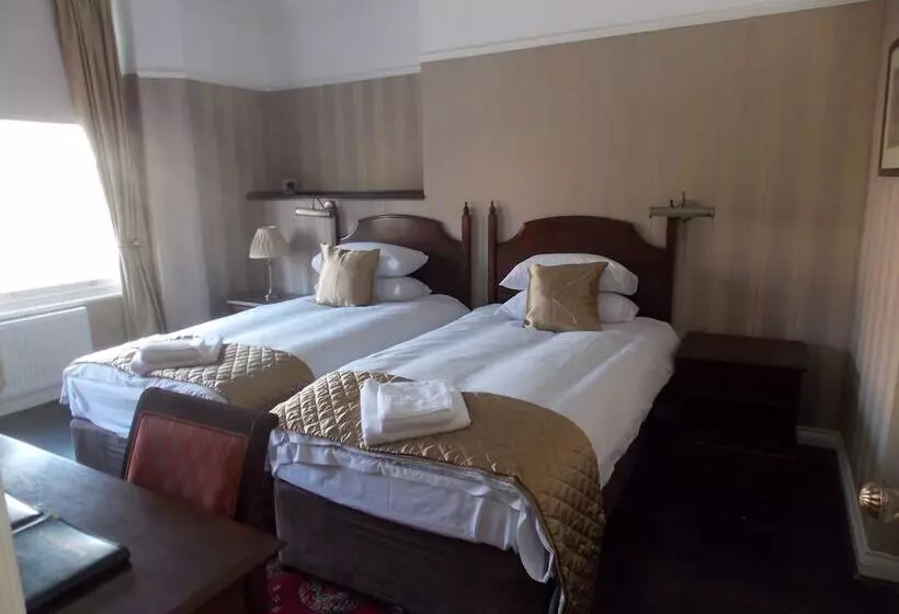 The Mountford Hotel   Free Parking