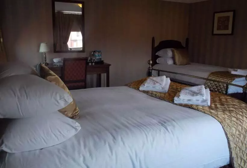 The Mountford Hotel   Free Parking