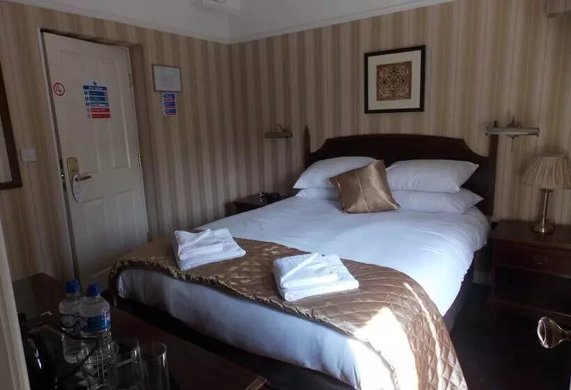 The Mountford Hotel   Free Parking