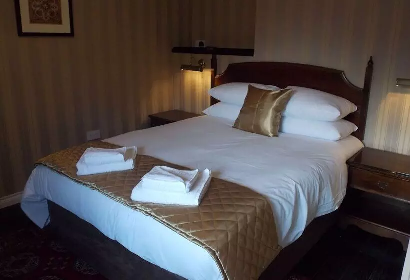 The Mountford Hotel   Free Parking