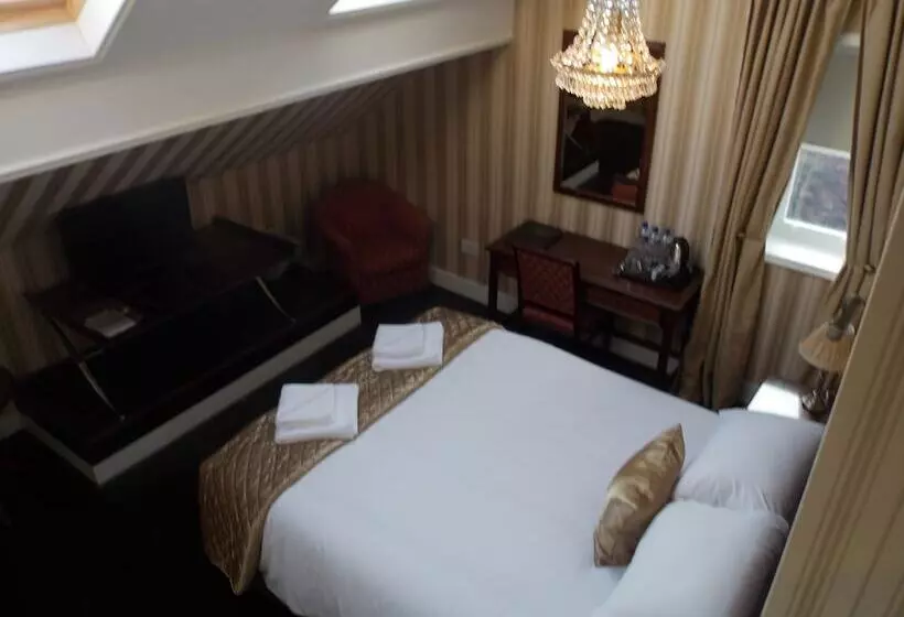 The Mountford Hotel   Free Parking