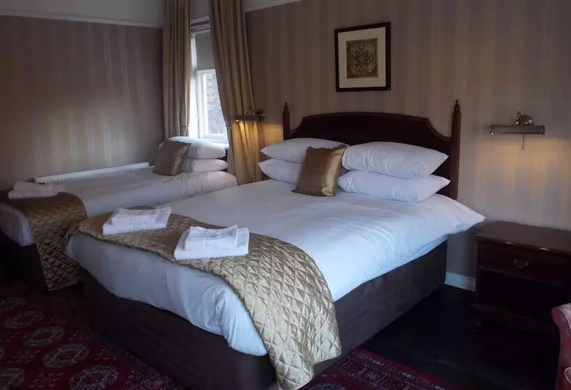 The Mountford Hotel   Free Parking