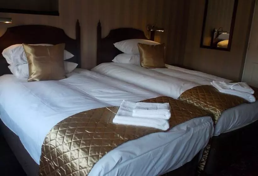 The Mountford Hotel   Free Parking