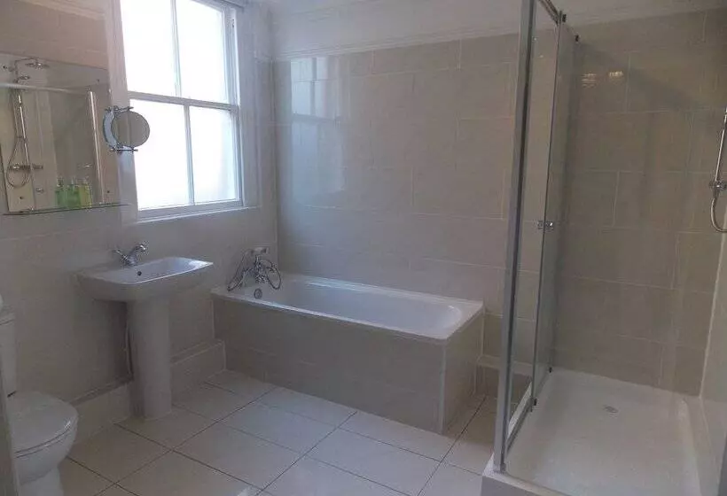 The Mountford Hotel   Free Parking