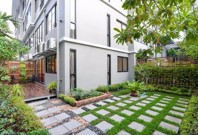 The Pad Silom Serviced Apartment