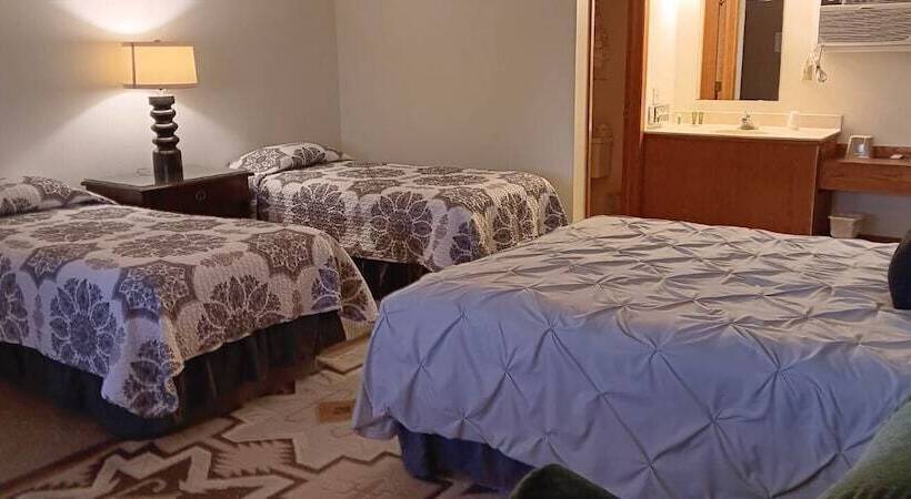 モーテル Furnas County Lodging