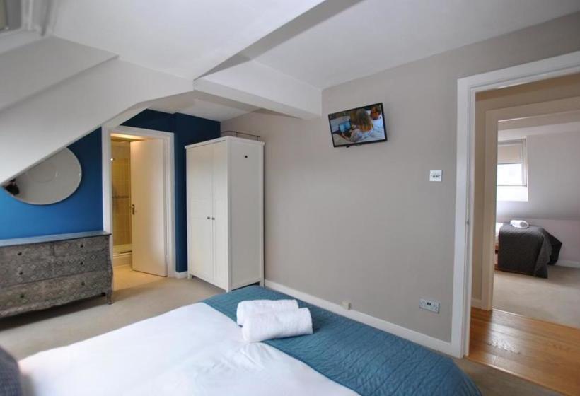 The Courtyard 2 Bedroom Apartments In Central Windsor With Parking
