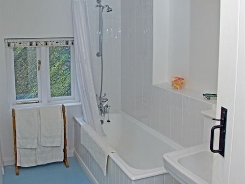 Bed and Breakfast Amberley Cottage