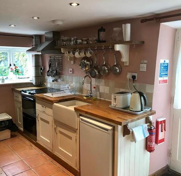 צימר Culloden Farmhouse