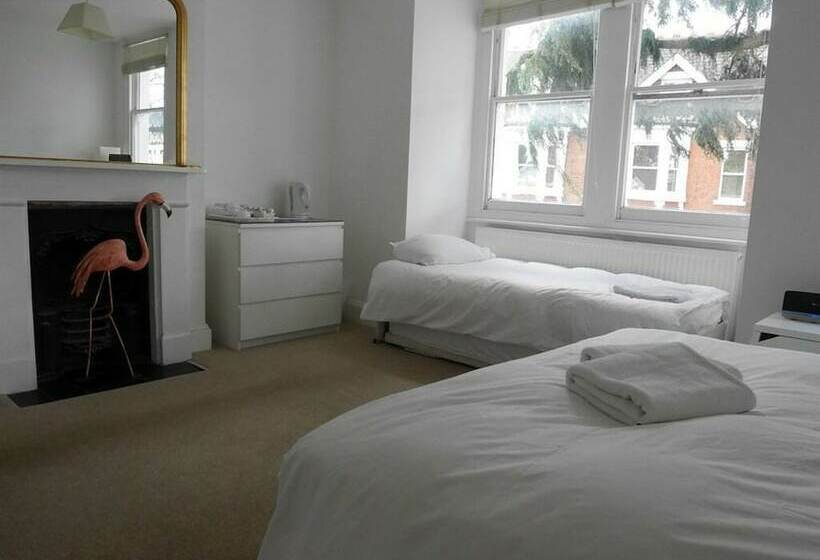 تختخواب و صبحانه Kew Studios And Rooms