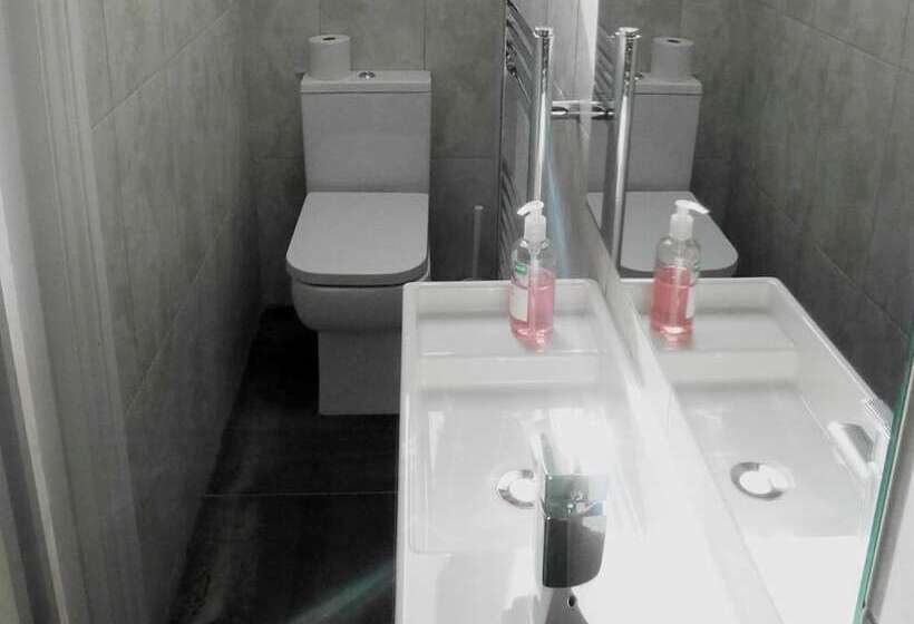 تختخواب و صبحانه Kew Studios And Rooms