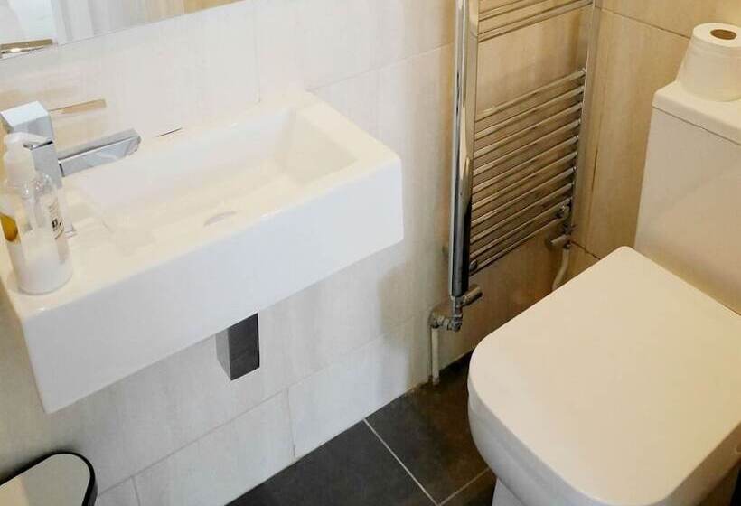 تختخواب و صبحانه Kew Studios And Rooms