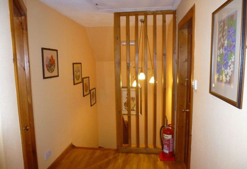 ベッドアンドブレックファースト Lochearn House