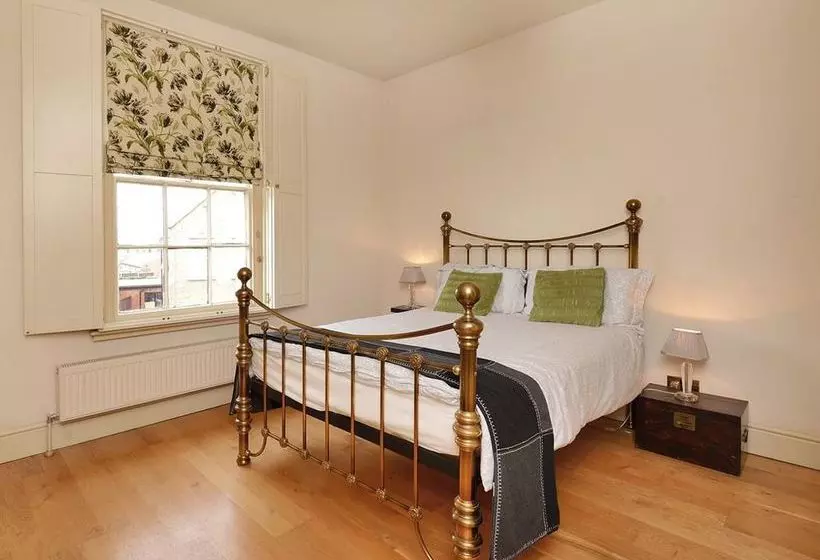 Bed and Breakfast The Hollies