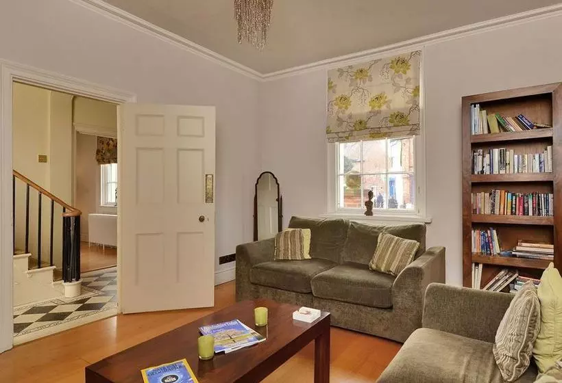 Bed and Breakfast The Hollies