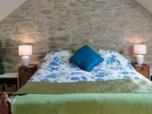 Bronhaul Farm Cottages