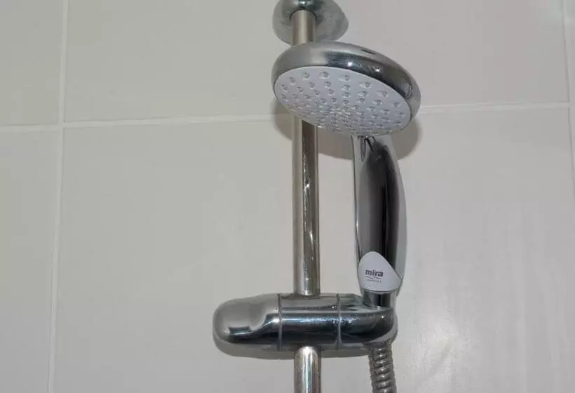 Cambridge Orchard Apartments   2 Double Bedrooms