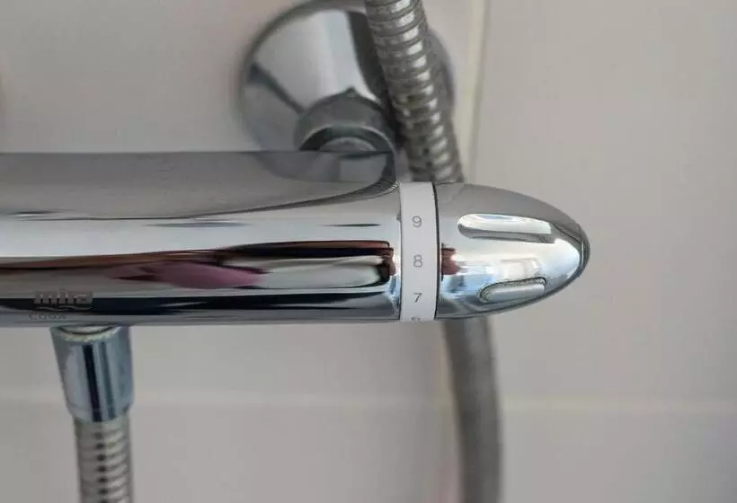 Cambridge Orchard Apartments   2 Double Bedrooms