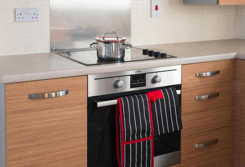 Cambridge Orchard Apartments   2 Double Bedrooms