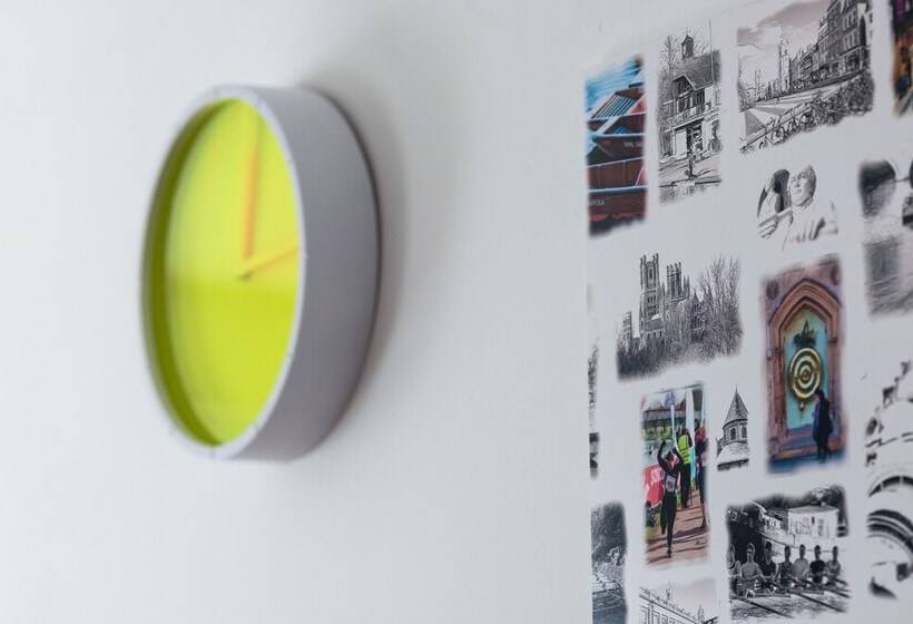 Cambridge Orchard Apartments   2 Double Bedrooms