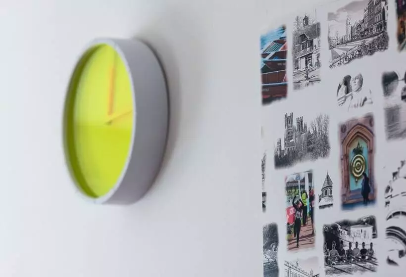 Cambridge Orchard Apartments   2 Double Bedrooms