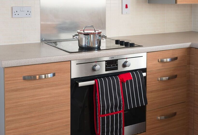 Cambridge Orchard Apartments   2 Double Bedrooms