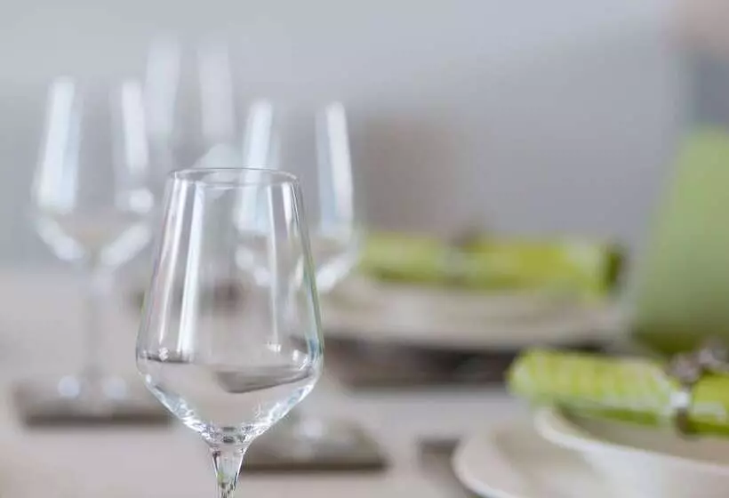 Cambridge Orchard Apartments   2 Double Bedrooms