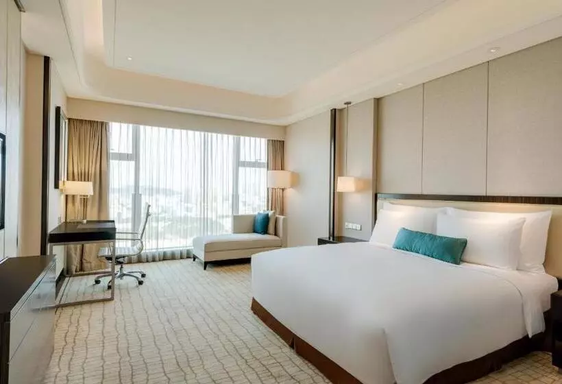 Crowne Plaza Guangzhou Zengcheng, An Ihg Hotel  Canton Fair Free Shuttle Bus