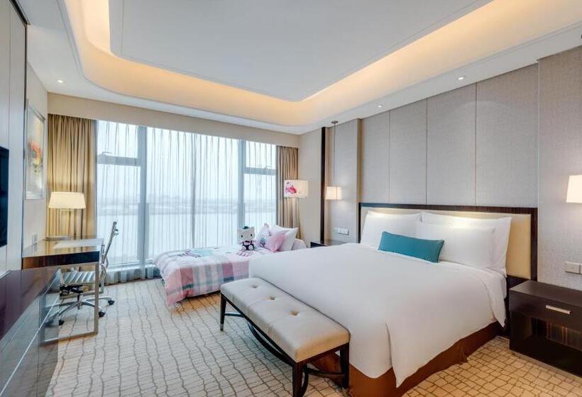 Crowne Plaza Guangzhou Zengcheng, An Ihg Hotel  Canton Fair Free Shuttle Bus