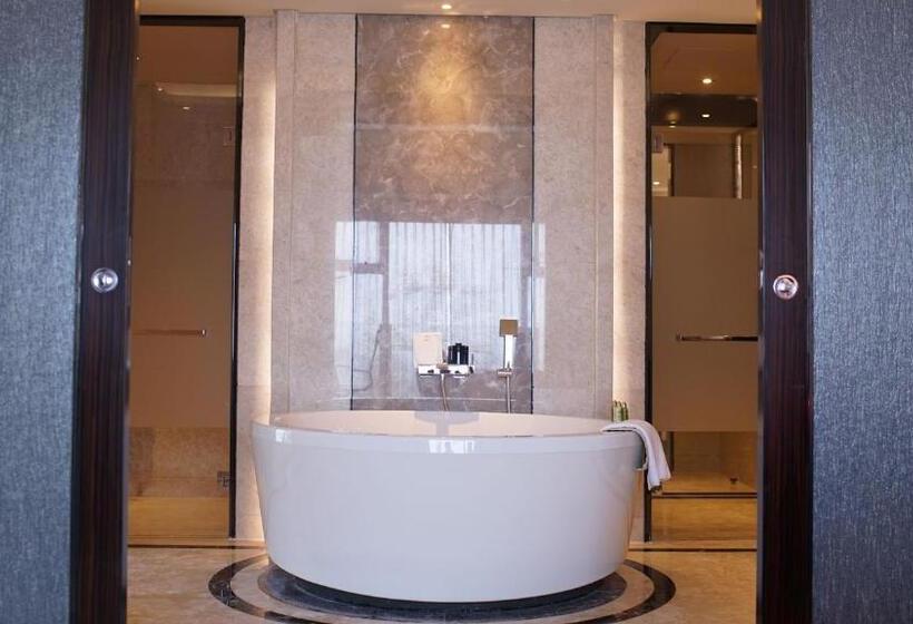 Crowne Plaza Guangzhou Zengcheng, An Ihg Hotel  Canton Fair Free Shuttle Bus